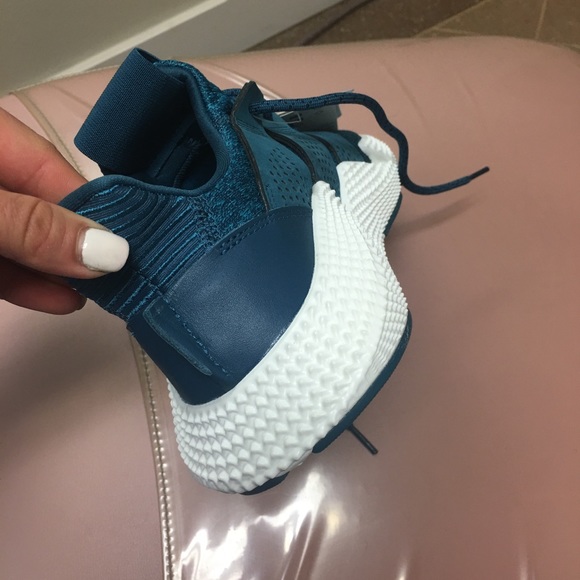 Shoes - Picture 4 of 6